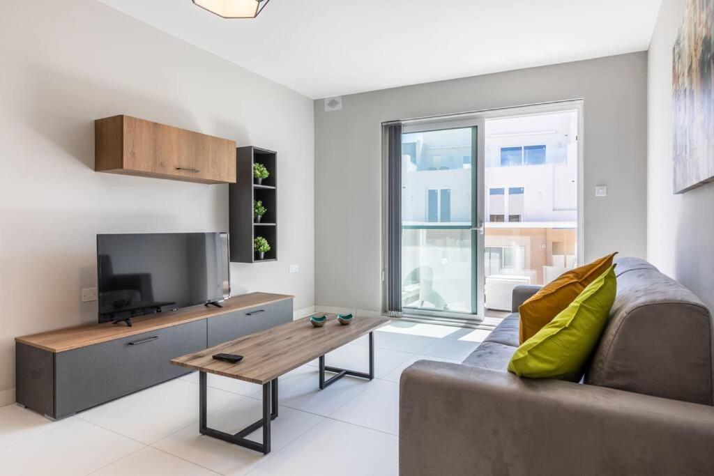 Exquisite Modern Luxury Apt In Central Malta - Walking Distance To The Restaurants & Night Life Is-Swieqi Εξωτερικό φωτογραφία